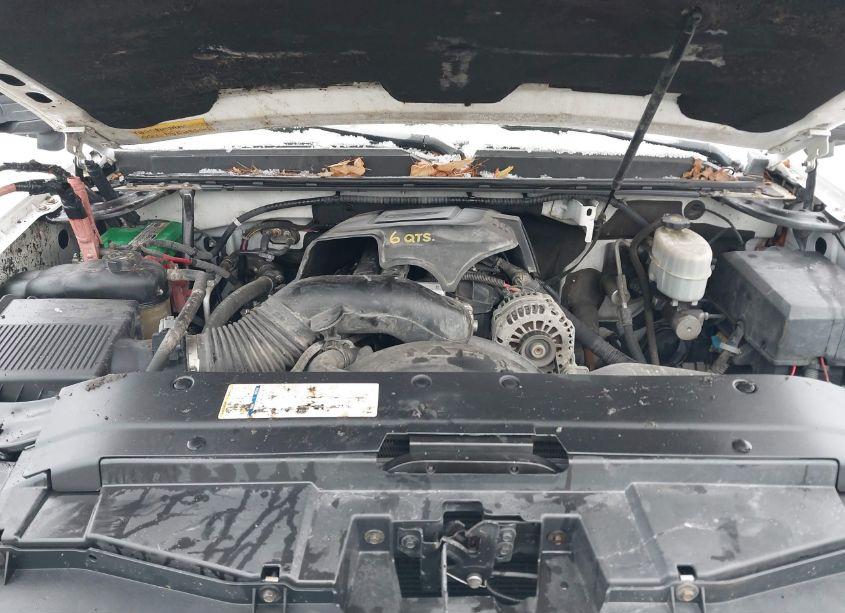 Photo 10 of 2010 Chevrolet Suburban 2500 LS (VIN 1GNZKLEG7AR157439)