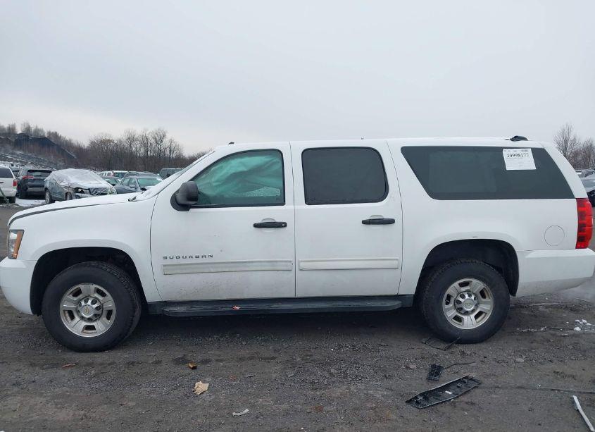 Photo 14 of 2010 Chevrolet Suburban 2500 LS (VIN 1GNZKLEG7AR157439)