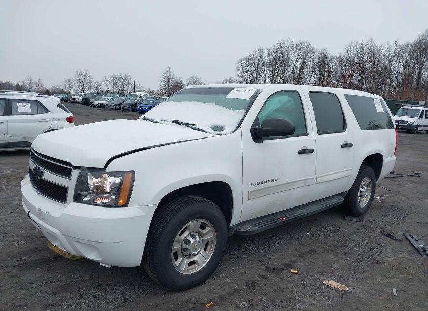 Photo 2 of 2010 Chevrolet Suburban 2500 LS (VIN 1GNZKLEG7AR157439)
