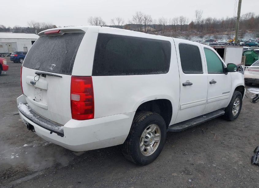 Photo 4 of 2010 Chevrolet Suburban 2500 LS (VIN 1GNZKLEG7AR157439)