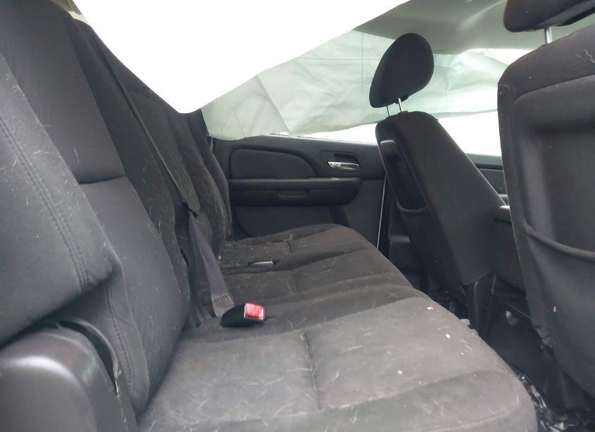 Photo 8 of 2010 Chevrolet Suburban 2500 LS (VIN 1GNZKLEG7AR157439)