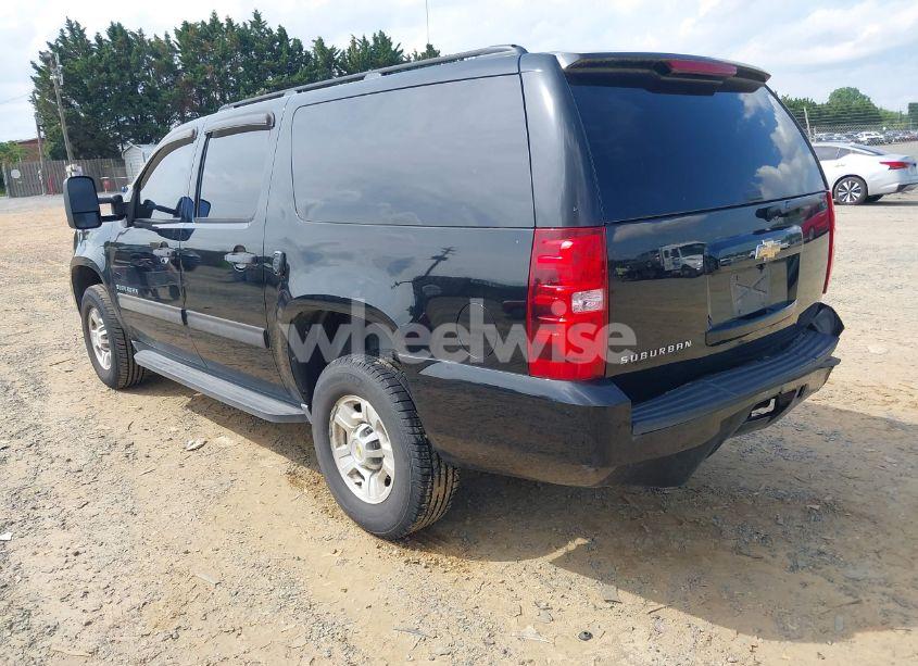 Photo 3 of 2010 Chevrolet Suburban 2500 LS (VIN 1GNZKLEG7AR271831)