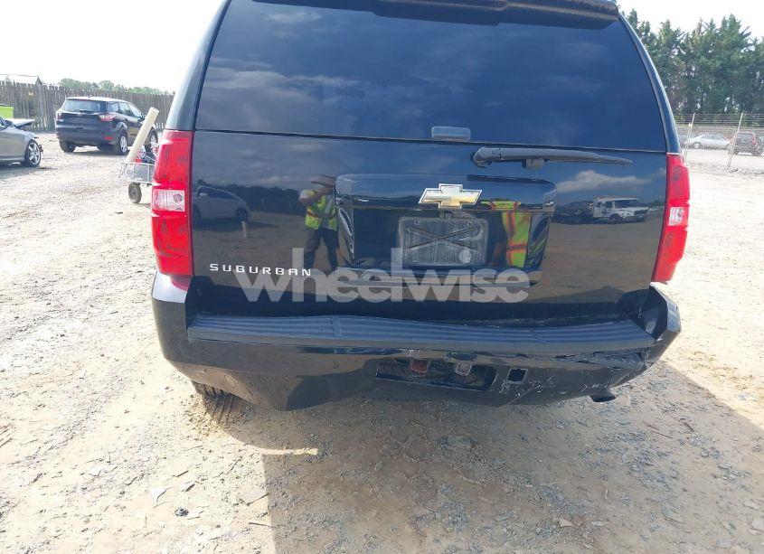 Photo 6 of 2010 Chevrolet Suburban 2500 LS (VIN 1GNZKLEG7AR271831)