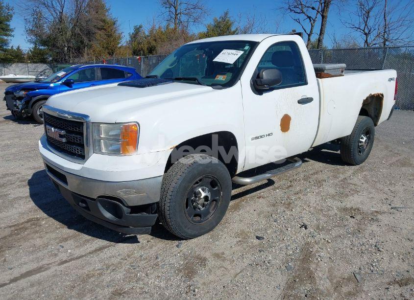 Photo 2 of 2012 Gmc Sierra 2500HD WORK TRUCK (VIN 1GT02ZCG3CZ158498)