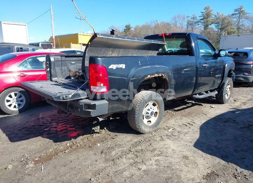 Photo 4 of 2013 Gmc Sierra 2500HD WORK TRUCK (VIN 1GT02ZCG9DZ247493)