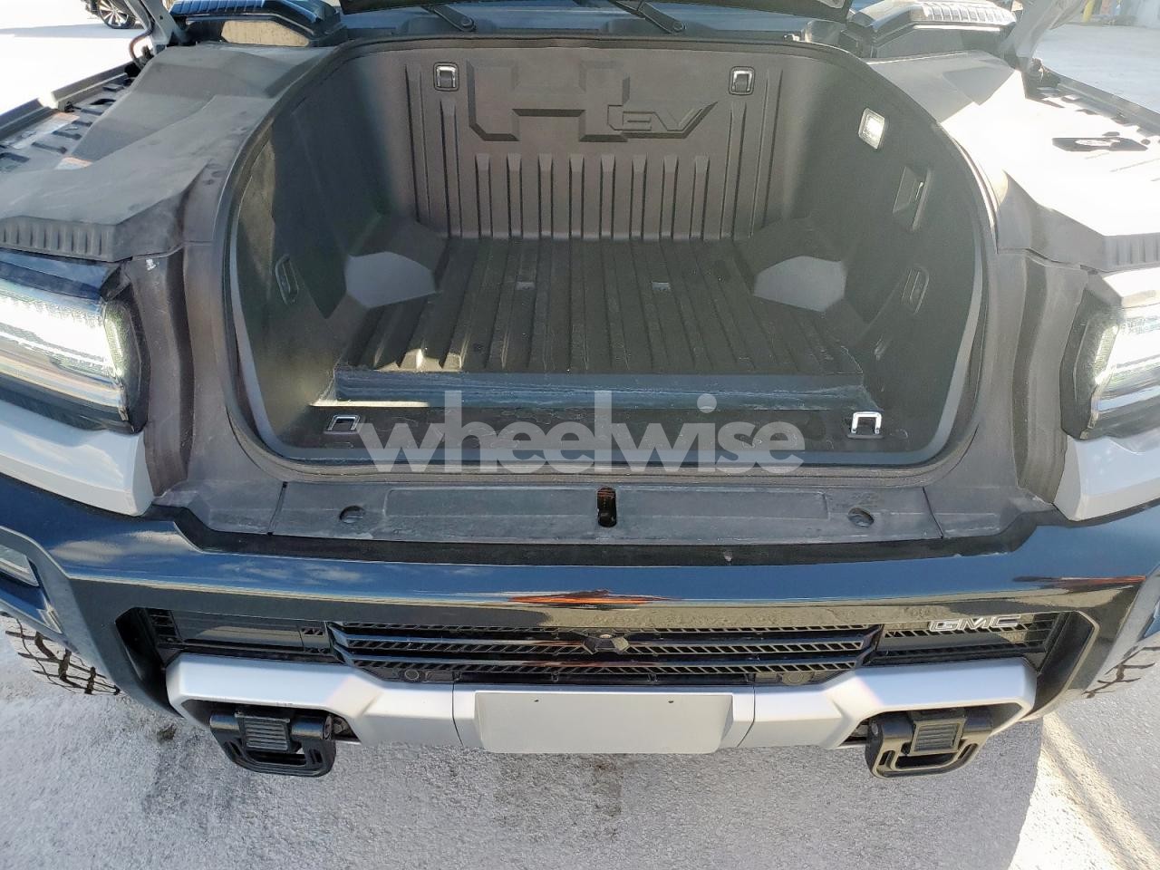 Photo 11 of 2024 GMC HUMMER PICKUP 2X (VIN 1GT10BDD0RU110128)