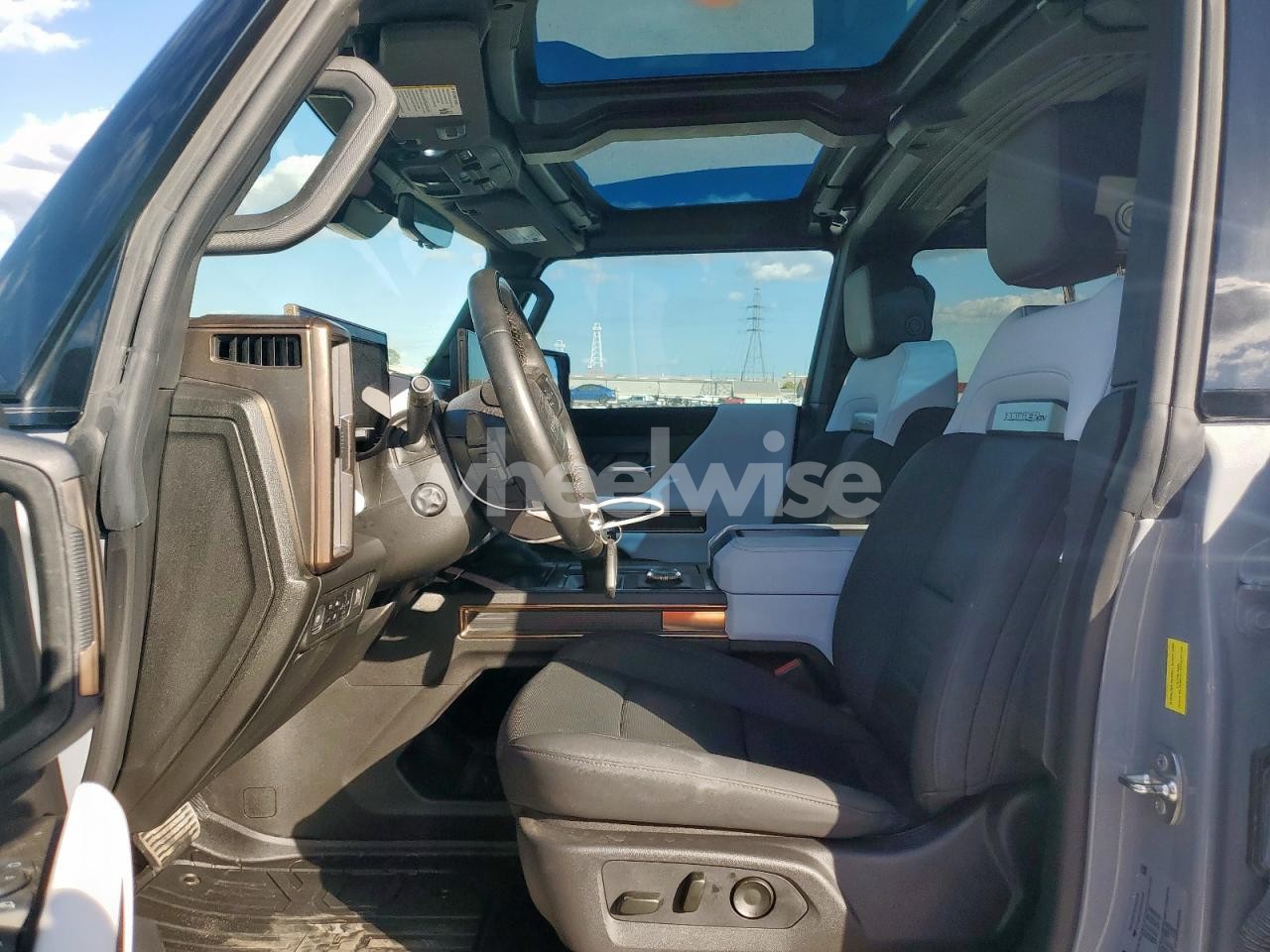 Photo 7 of 2024 GMC HUMMER PICKUP 2X (VIN 1GT10BDD0RU110128)