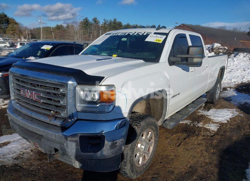 Photo 2 of 2015 Gmc Sierra 2500HD SLE (VIN 1GT11YE84FF636313)