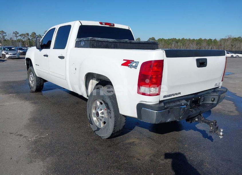 Photo 3 of 2013 Gmc Sierra 2500HD SLE (VIN 1GT120C83DF106056)