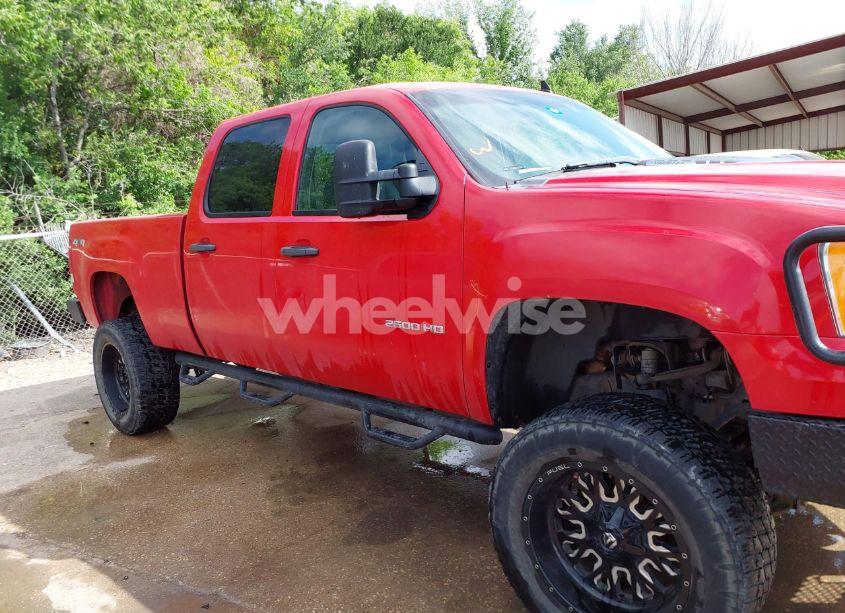 Photo 13 of 2011 Gmc Sierra 2500HD SLE (VIN 1GT120CG2BF262142)