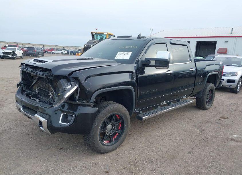 Photo 2 of 2015 Gmc Sierra 2500HD DENALI (VIN 1GT120E80FF597962)