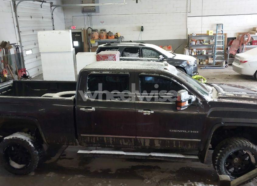 Photo 13 of 2015 Gmc Sierra 2500HD DENALI (VIN 1GT120E84FF535352)