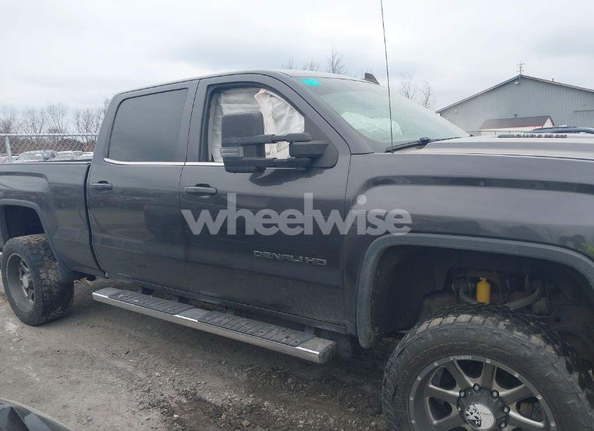 Photo 13 of 2015 Gmc Sierra 2500HD DENALI (VIN 1GT120E84FF681816)