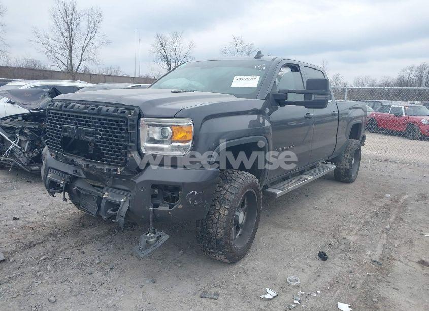 Photo 2 of 2015 Gmc Sierra 2500HD DENALI (VIN 1GT120E84FF681816)