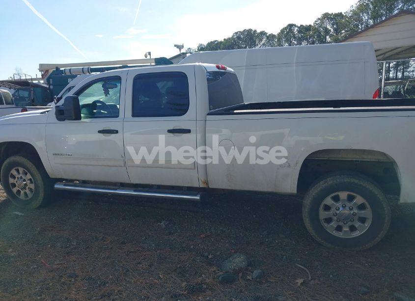 Photo 13 of 2011 Gmc Sierra 2500HD SLE (VIN 1GT120E85BF203852)