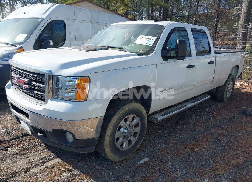 Photo 2 of 2011 Gmc Sierra 2500HD SLE (VIN 1GT120E85BF203852)