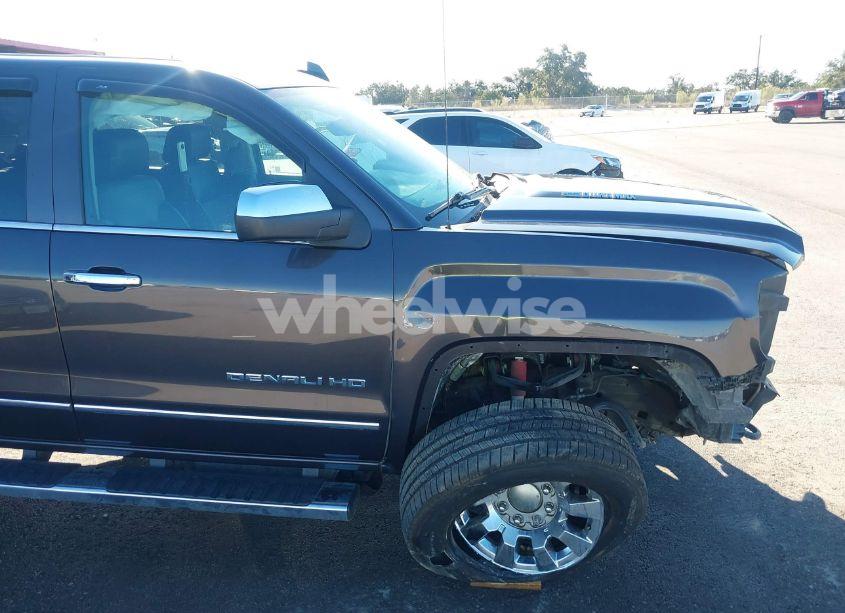Photo 18 of 2015 Gmc Sierra 2500HD DENALI (VIN 1GT120E85FF514980)