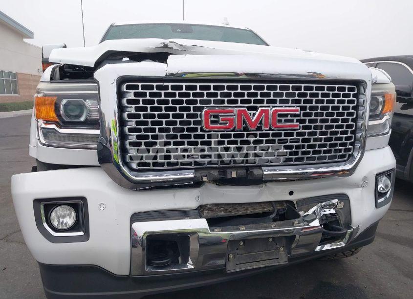 Photo 6 of 2015 Gmc Sierra 2500HD DENALI (VIN 1GT120E85FF681680)