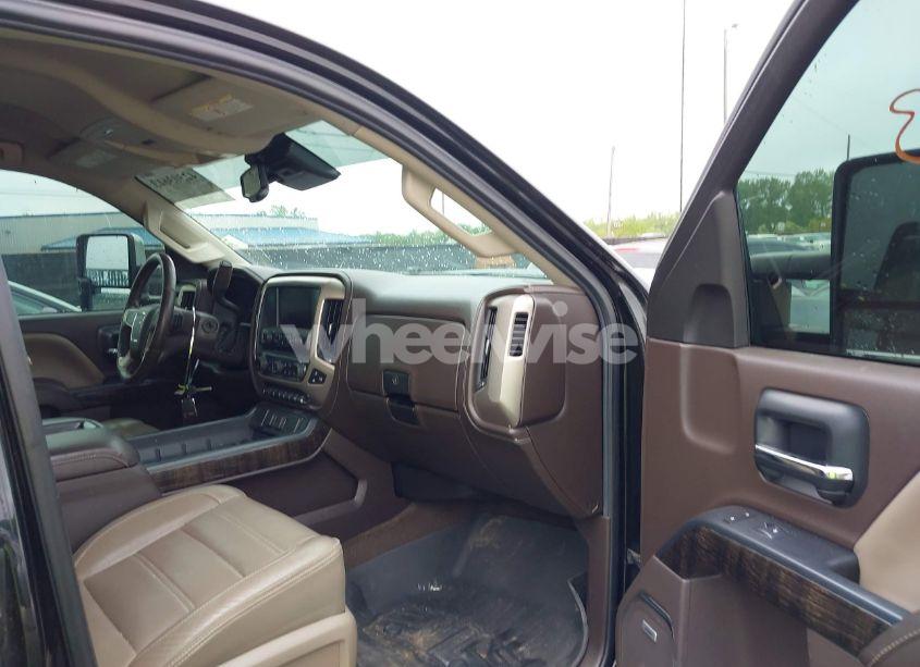 Photo 5 of 2015 Gmc Sierra 2500HD DENALI (VIN 1GT120E87FF525334)