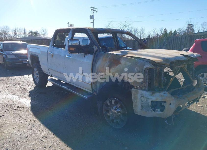 2015 Gmc Sierra 2500HD DENALI (VIN 1GT120E8XFF600771) main photo