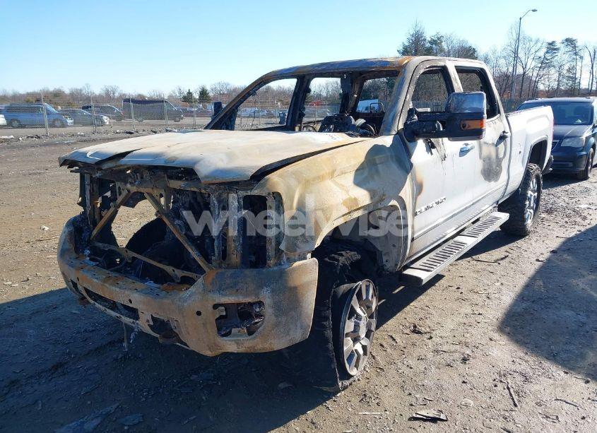 Photo 2 of 2015 Gmc Sierra 2500HD DENALI (VIN 1GT120E8XFF600771)