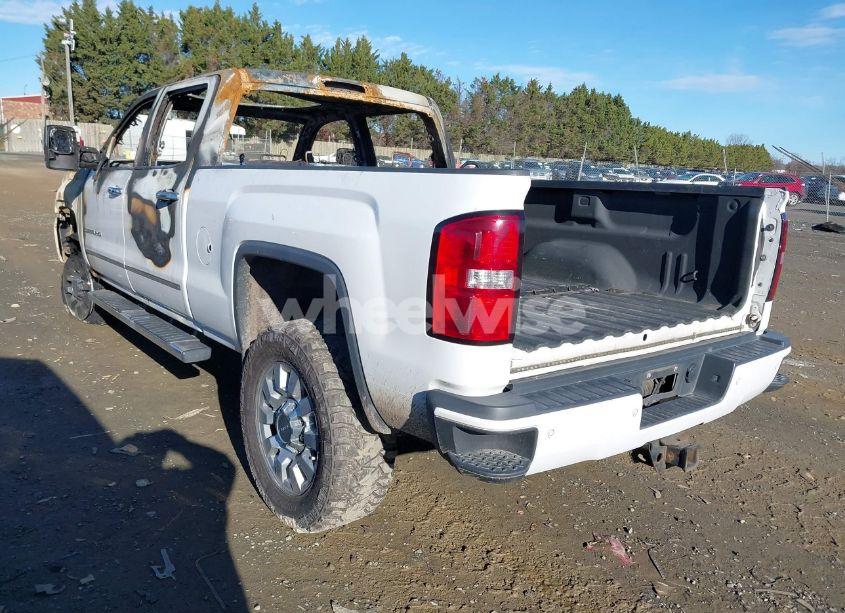 Photo 3 of 2015 Gmc Sierra 2500HD DENALI (VIN 1GT120E8XFF600771)