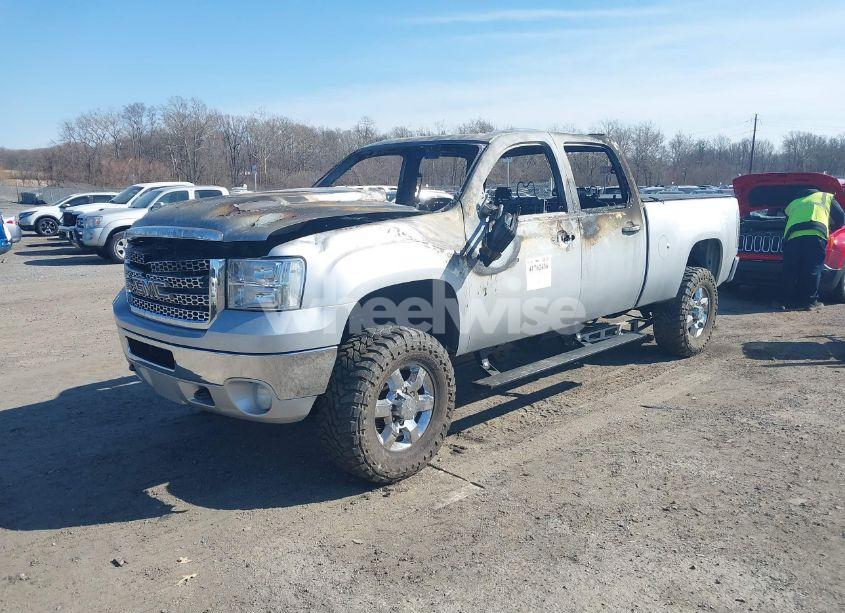 Photo 2 of 2011 Gmc Sierra 2500HD SLT (VIN 1GT121C81BF234377)