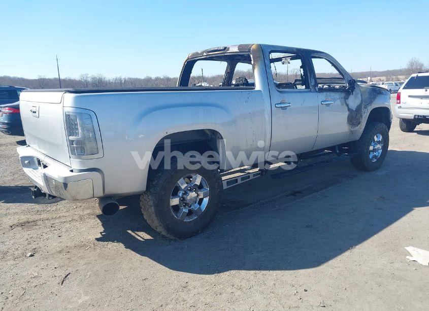Photo 4 of 2011 Gmc Sierra 2500HD SLT (VIN 1GT121C81BF234377)
