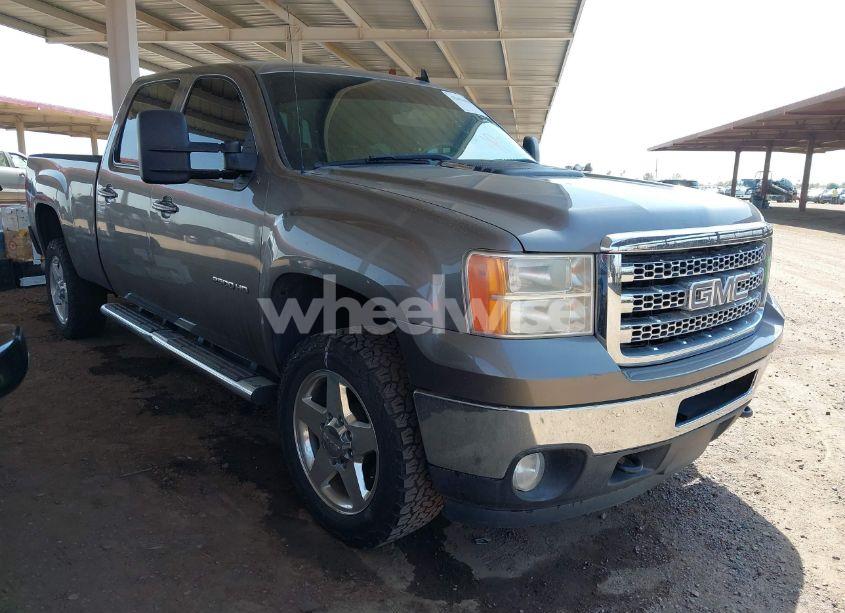 2014 Gmc Sierra 2500HD SLT (VIN 1GT121E85EF136406) main photo