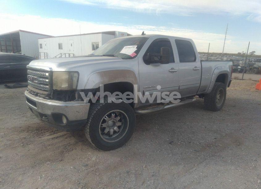 Photo 2 of 2012 Gmc Sierra 2500HD SLT (VIN 1GT121E8XCF200758)