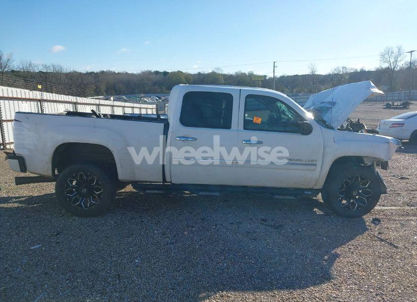 Photo 13 of 2011 Gmc Sierra 2500HD DENALI (VIN 1GT125C81BF225413)