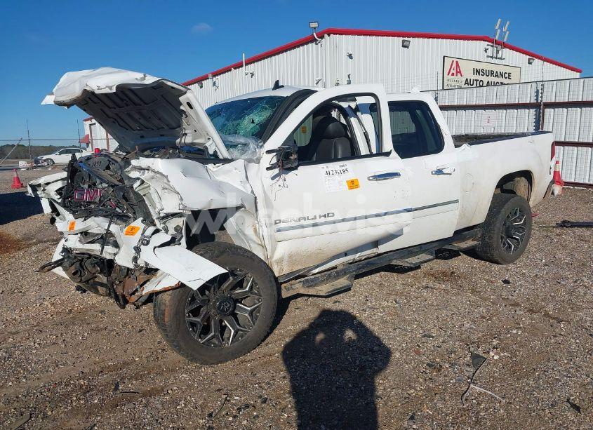 Photo 2 of 2011 Gmc Sierra 2500HD DENALI (VIN 1GT125C81BF225413)