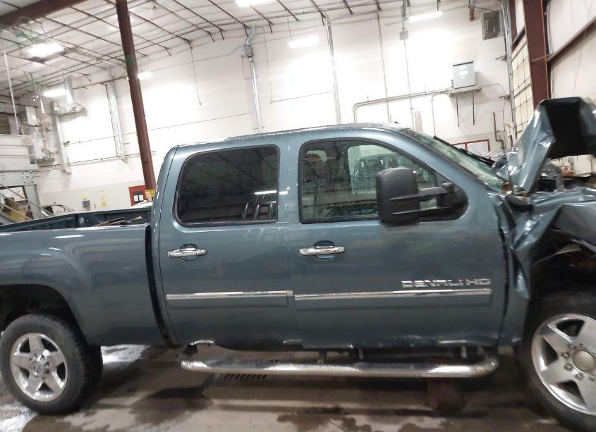Photo 13 of 2011 Gmc Sierra 2500HD DENALI (VIN 1GT125C86BF250873)