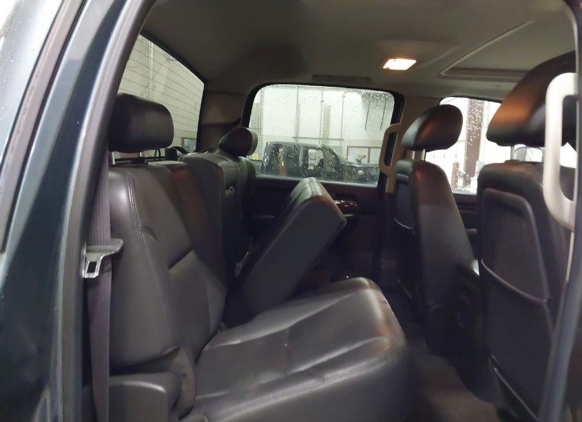 Photo 8 of 2011 Gmc Sierra 2500HD DENALI (VIN 1GT125C86BF250873)