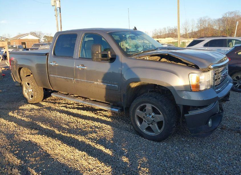 2014 Gmc Sierra 2500HD DENALI (VIN 1GT125E84EF104912) main photo