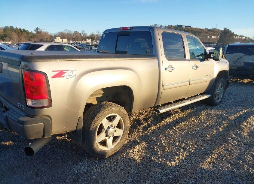 Photo 4 of 2014 Gmc Sierra 2500HD DENALI (VIN 1GT125E84EF104912)