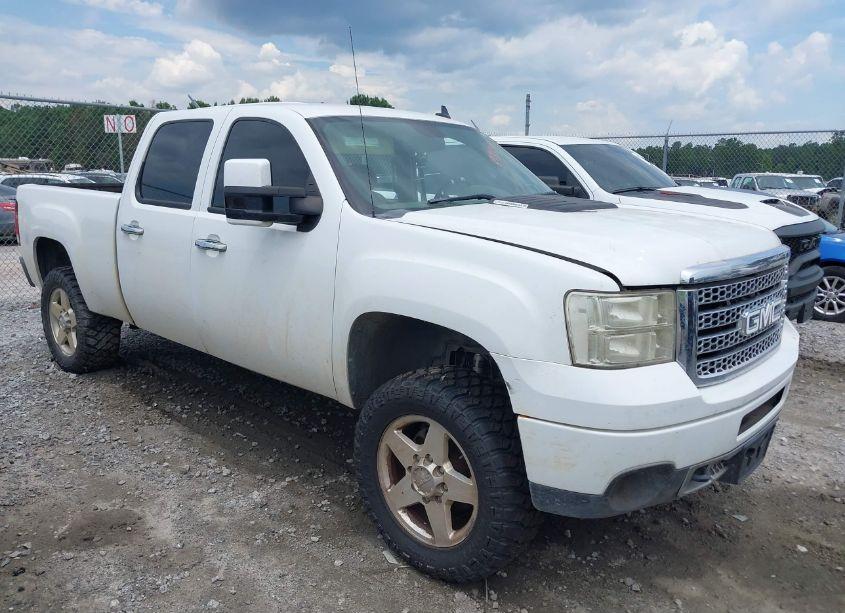 2014 Gmc Sierra 2500HD DENALI (VIN 1GT125E88EF108137) main photo