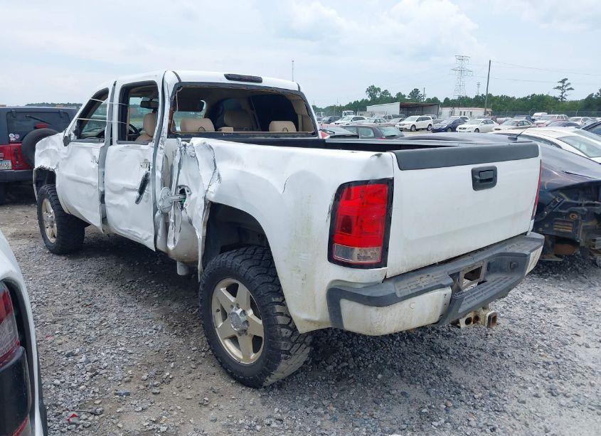 Photo 3 of 2014 Gmc Sierra 2500HD DENALI (VIN 1GT125E88EF108137)