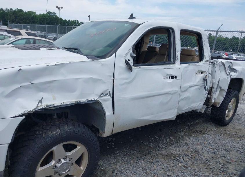 Photo 6 of 2014 Gmc Sierra 2500HD DENALI (VIN 1GT125E88EF108137)
