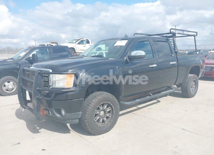 Photo 2 of 2014 Gmc Sierra 2500HD DENALI (VIN 1GT125EG4EF114850)