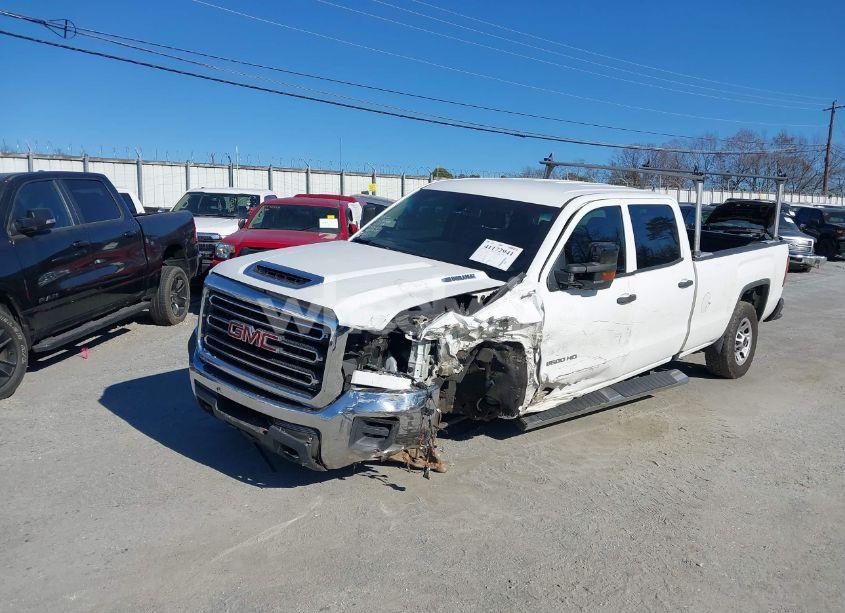 Photo 2 of 2019 Gmc Sierra 2500HD (VIN 1GT12NEYXKF256611)
