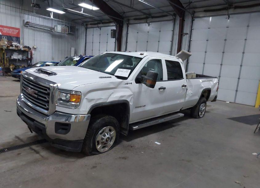Photo 14 of 2018 Gmc Sierra 2500HD (VIN 1GT12REY0JF155356)