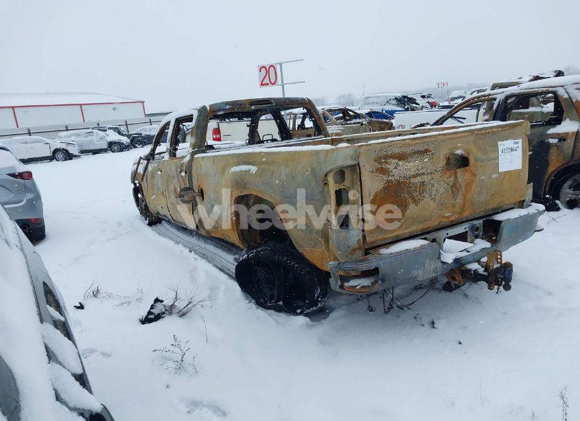 Photo 3 of 2017 Gmc Sierra 2500HD (VIN 1GT12REY3HF192864)