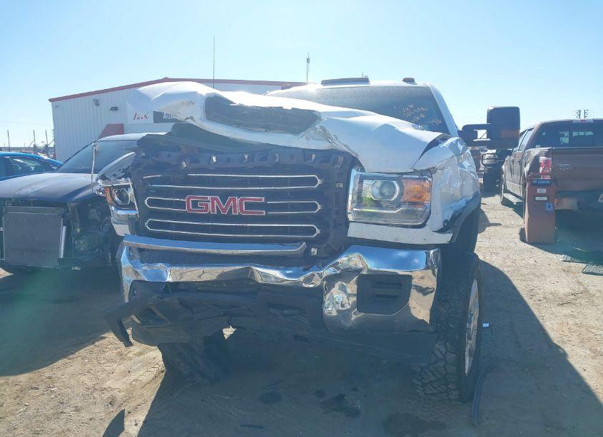 Photo 13 of 2018 Gmc Sierra 2500HD (VIN 1GT12REY5JF225496)