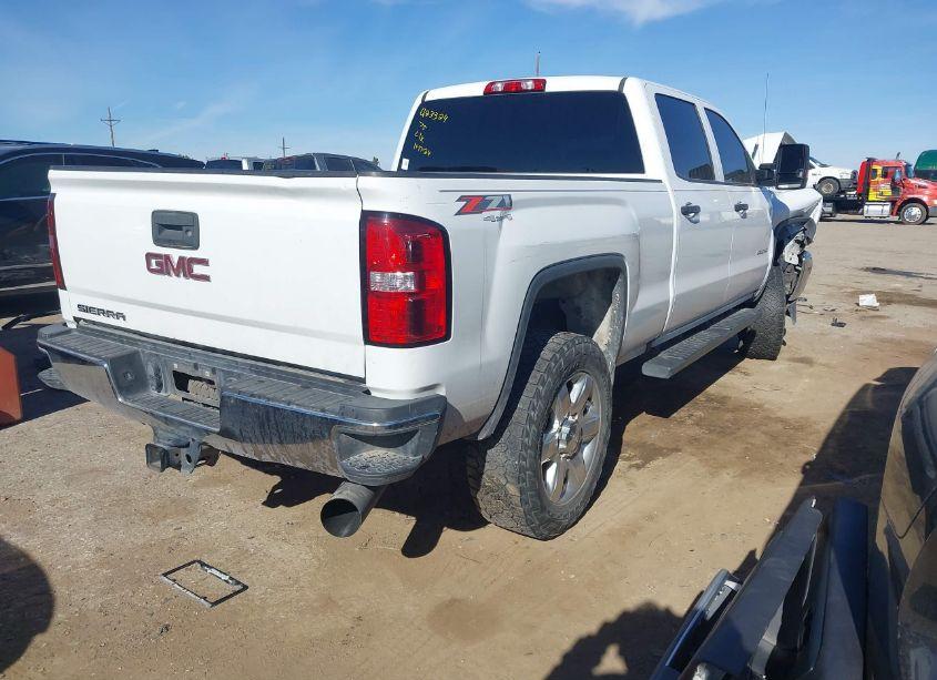 Photo 4 of 2018 Gmc Sierra 2500HD (VIN 1GT12REY5JF225496)