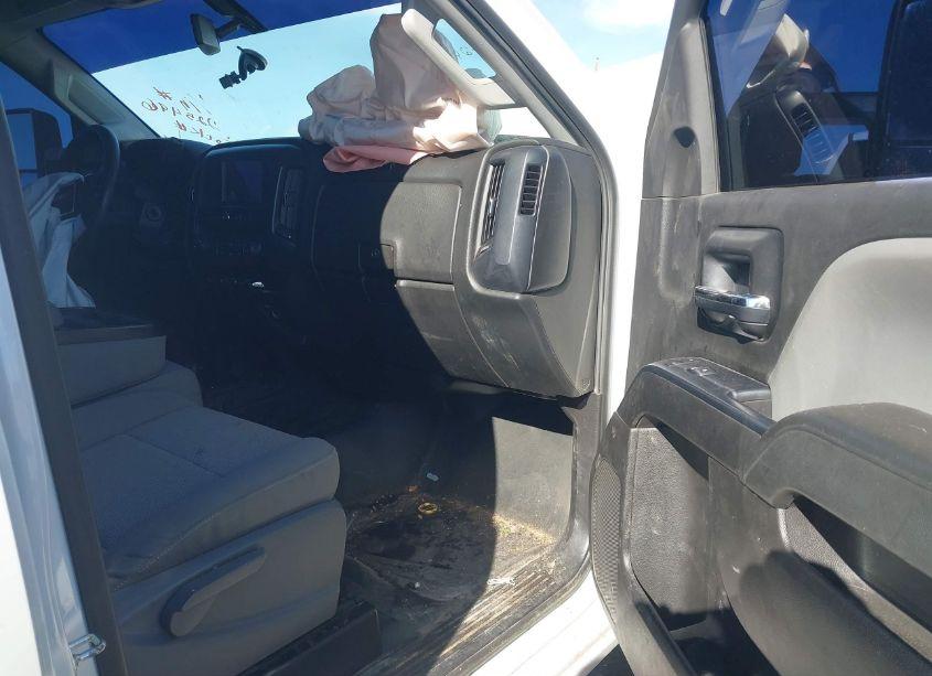 Photo 5 of 2018 Gmc Sierra 2500HD (VIN 1GT12REY5JF225496)