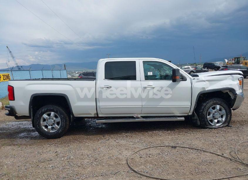 Photo 13 of 2018 Gmc Sierra 2500HD SLE (VIN 1GT12SEG5JF253443)