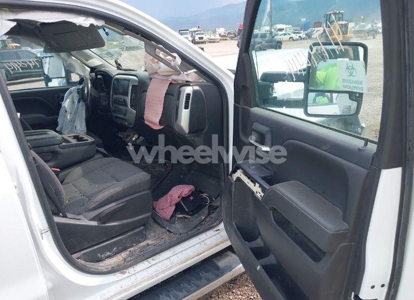 Photo 5 of 2018 Gmc Sierra 2500HD SLE (VIN 1GT12SEG5JF253443)