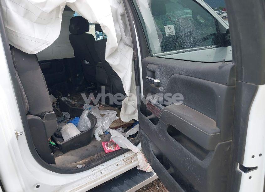 Photo 8 of 2018 Gmc Sierra 2500HD SLE (VIN 1GT12SEG5JF253443)