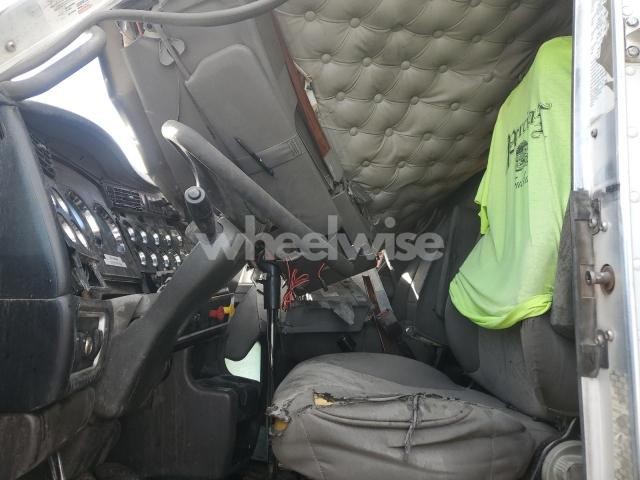 Photo 10 of 2007 KENWORTH T800 DUMP TRUCK (VIN 1GT12SEY3KF173598)